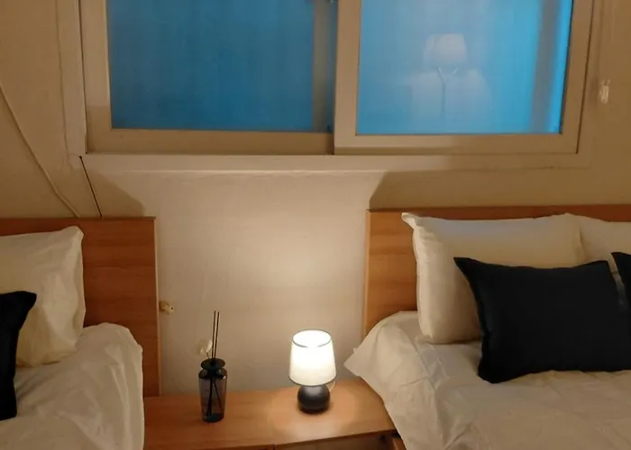A House With Two Cozy Located In Sinchon, Yonsei Hongdae *